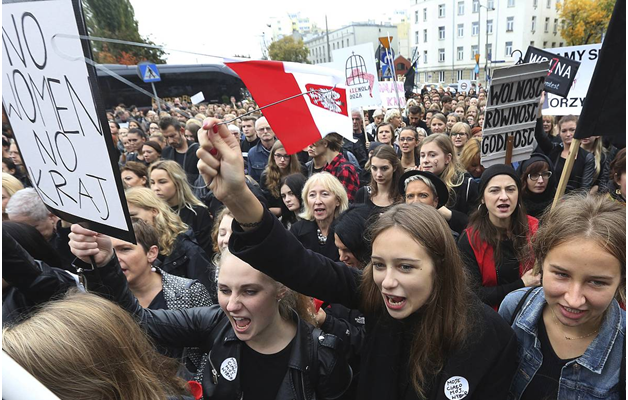 Правительство Польши отсрочило запрет на аборты