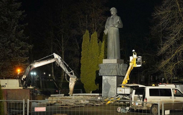 В Латвии вскоре снесут все памятники красноармейцам, павшим за освобождение республики