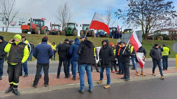 Польские фермеры перекрыли границу, протестуя против наплыва зерна с Украины
