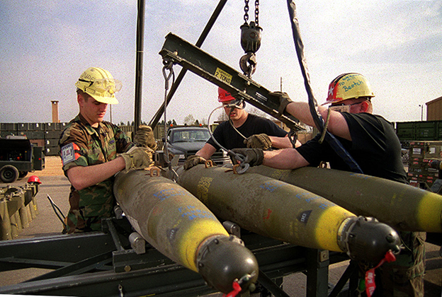 Великобритания пообещала Украине боеприпасы с обеднённым ураном