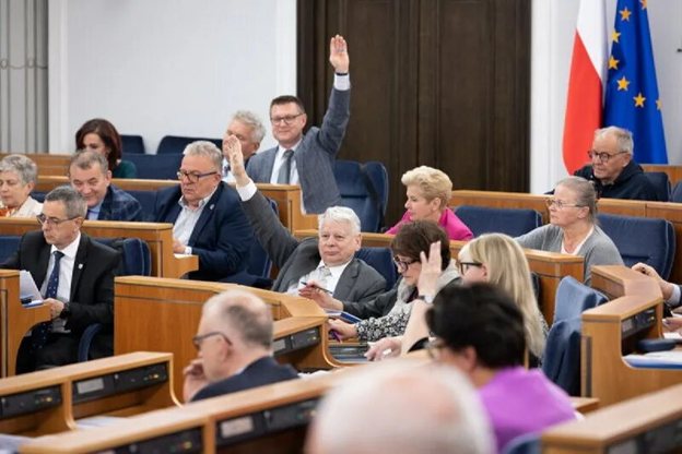 Сенат Польши потребовал ускоренного приёма Украины в НАТО