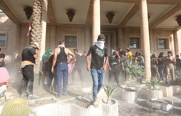 В Багдаде захвачено и подожжено посольство Швеции