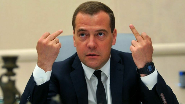 Медведев заявил о реальной угрозе прямого столкновения России и НАТО