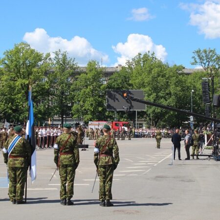 Эстония создаст военную базу в Нарве у границы с Россией
