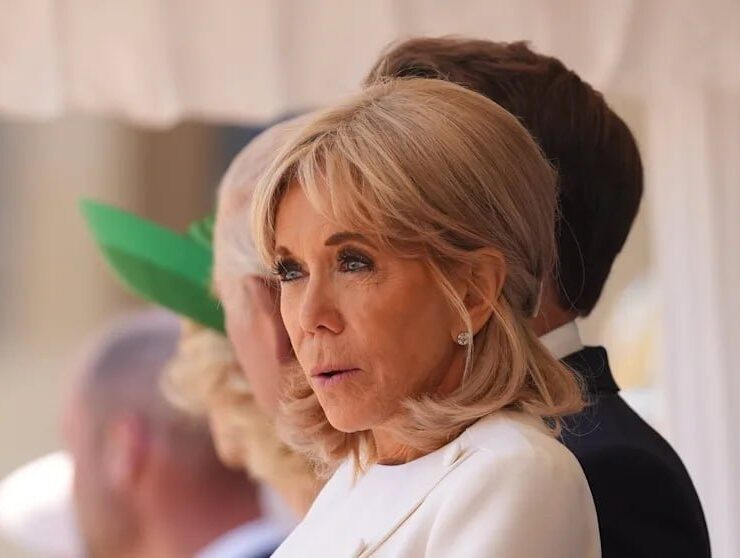 Скандал во Франции: Брижит Макрон назвала феминисток &laquo;тупыми сучками&raquo;