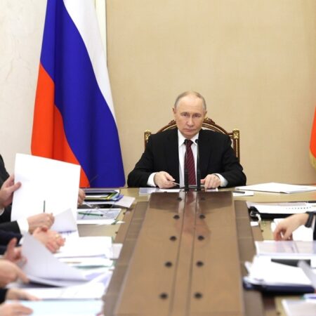 Владимир Путин объявил о новой налоговой выплате для семей и росте пенсий с 2026 года